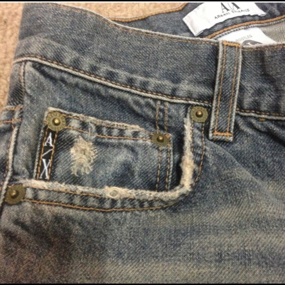 Distressed shorts - Picture 3 of 3